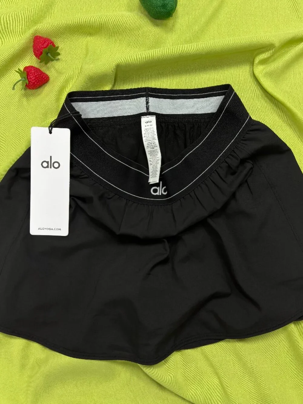 ALO Yoga black sporty